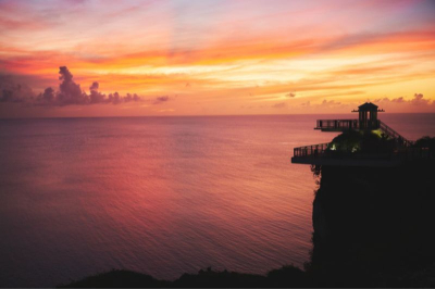 恋人岬（イメージ） © グアム政府観光局